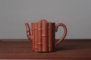 紫砂壶图片：美壶特惠 精致优质朱泥十三竹壶 茶人醉爱 - 宜兴紫砂壶网