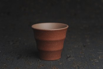 紫砂壶图片：美杯特惠 好泥好工厚实波浪主人杯 茶人醉爱 - 宜兴紫砂壶网