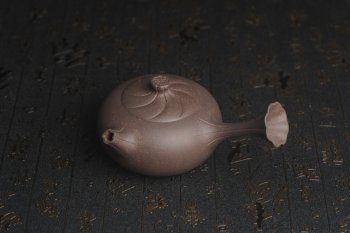 紫砂壶图片：美壶特惠 精致青灰段泥唐羽壶 造型别致 茶人醉爱 - 宜兴紫砂壶网