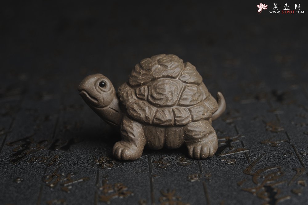 紫砂壶图片：美宠特惠精致青段石敢当 镇宅龟茶宠摆件长8cm宽6cm高4.5cm - 宜兴紫砂壶网