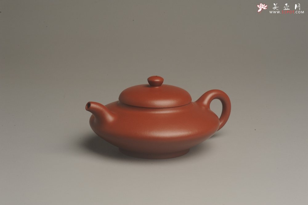 紫砂壶图片：小煤窑朱泥精致全手工小合欢壶 茶人醉爱 - 宜兴紫砂壶网