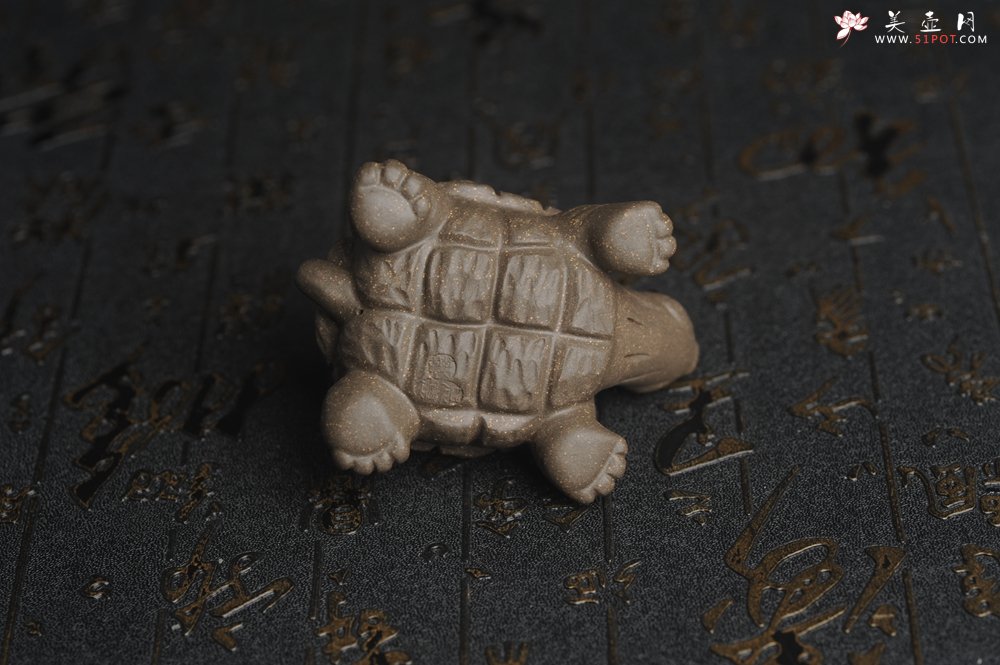 紫砂壶图片：美宠特惠精致青段石敢当 镇宅龟茶宠摆件长8cm宽6cm高4.5cm - 宜兴紫砂壶网