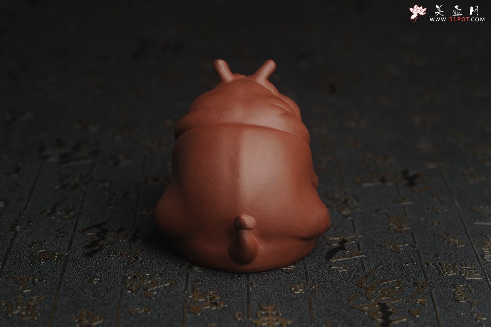 紫砂壶图片：美宠特惠 精品优质紫泥财大气粗 河马 紫砂茶宠摆件 长11cm宽8cm高8cm - 宜兴紫砂壶网