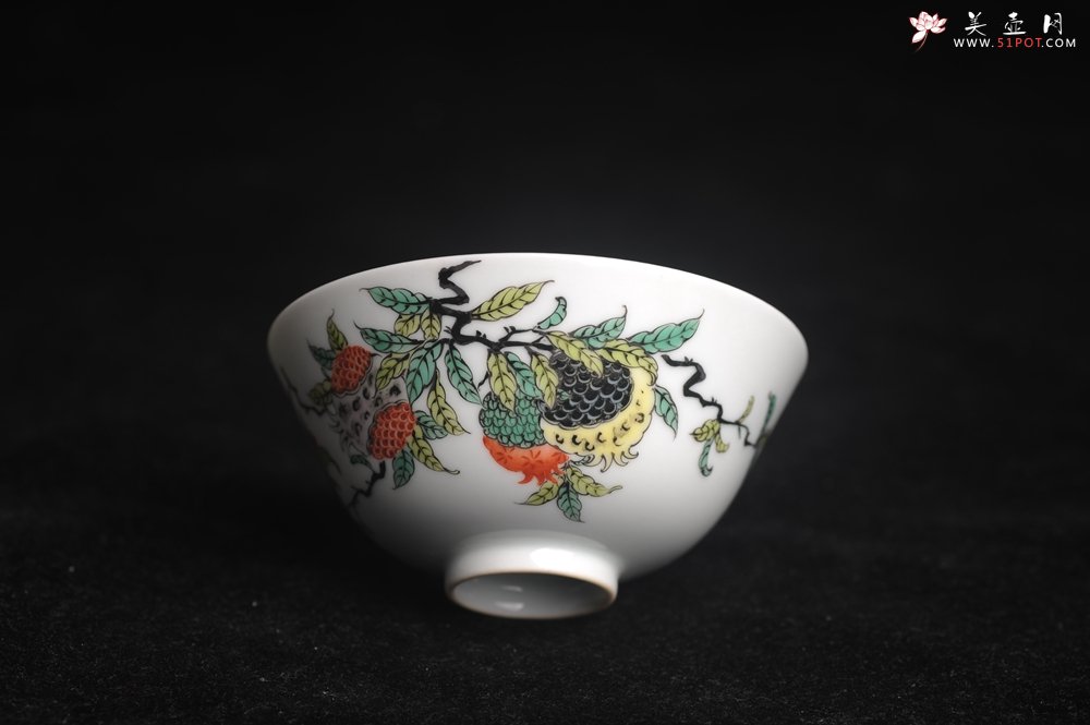 紫砂壶图片：玄辰器 精品古彩 石榴多子多福 笑口常开 主人杯压手杯二式 景德镇茶杯 茶人醉爱 - 宜兴紫砂壶网