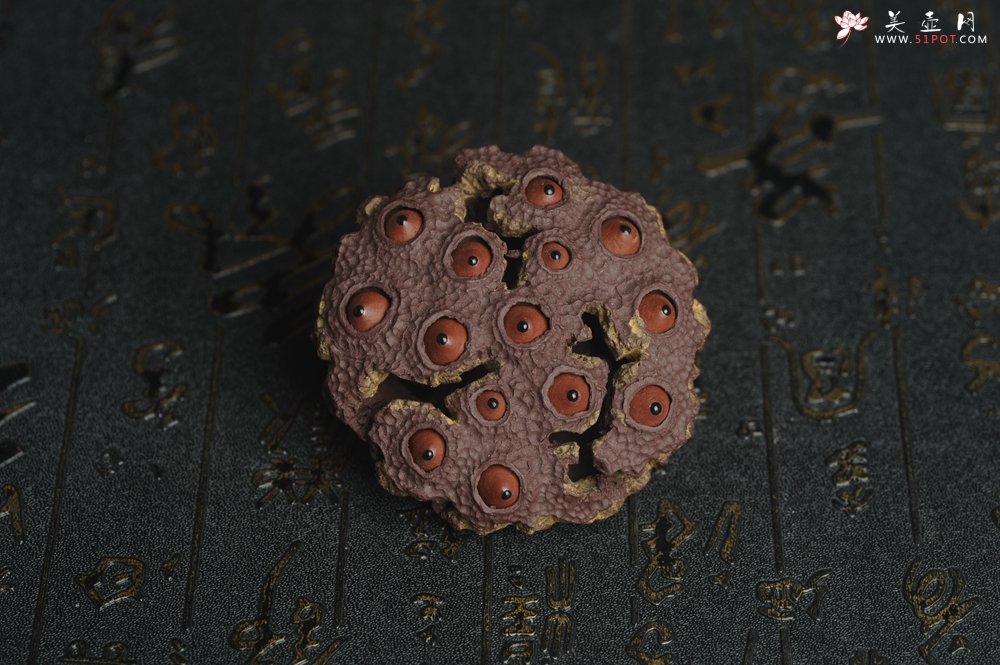 紫砂壶图片：美宠特惠 精致莲蓬茶宠摆件 直径7.5cm 茶盘尤物 - 宜兴紫砂壶网