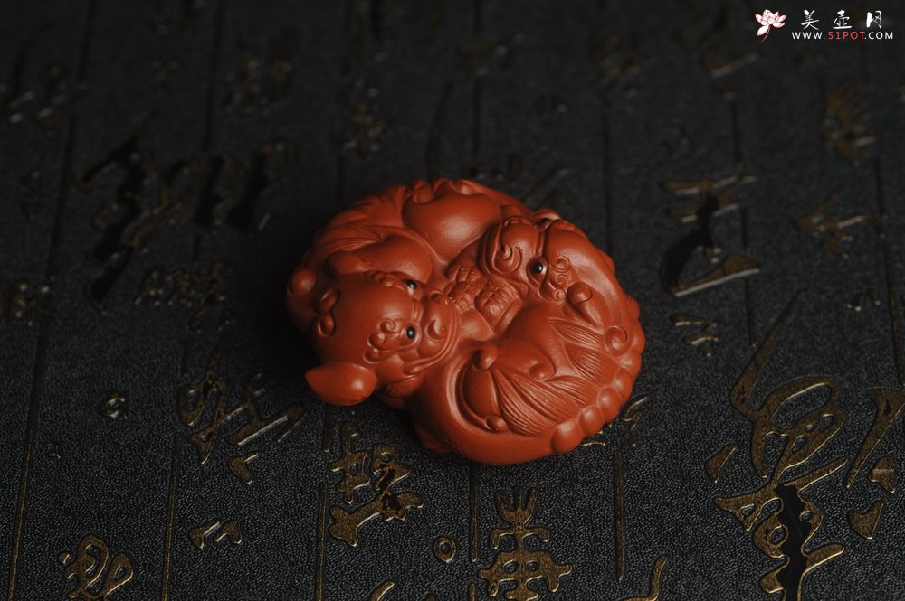 紫砂壶图片：美宠特惠 精致大红袍朱泥镇宅对狮子紫砂茶宠摆件 长6.5cm宽5.5cm高3.5cm - 宜兴紫砂壶网