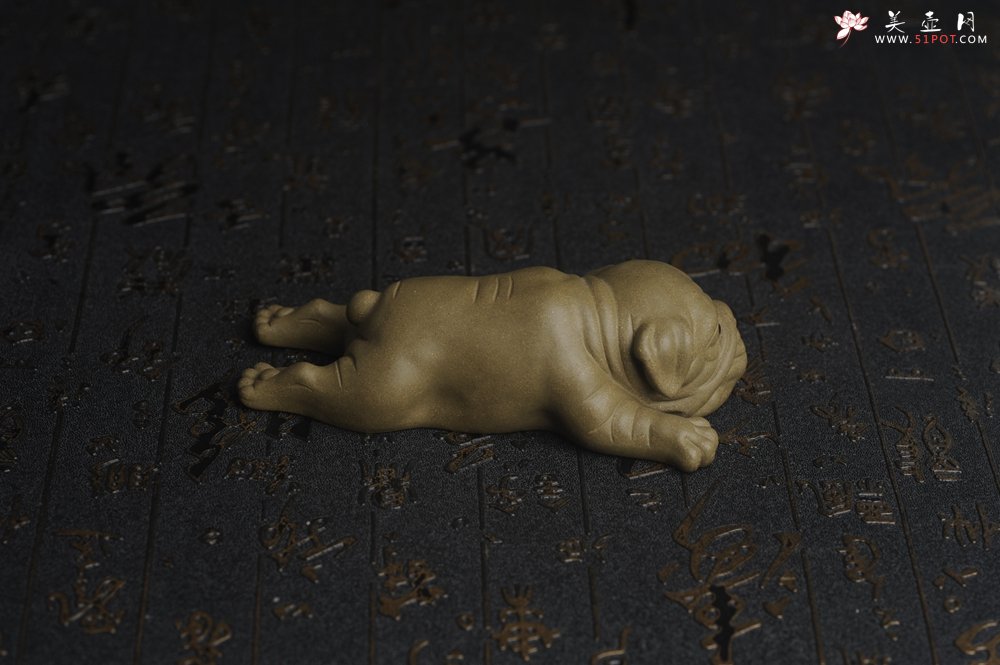 紫砂壶图片：美宠特惠 油润老青段沙皮狗茶宠 精工长13cm宽4到6.5cm高4cm - 宜兴紫砂壶网