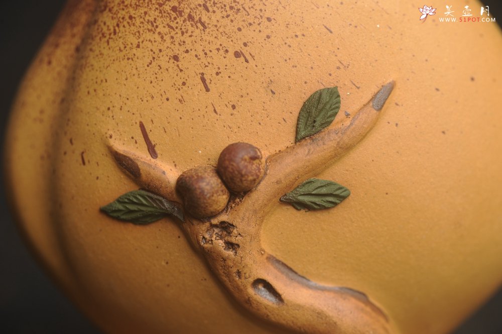 紫砂壶图片：美宠特惠 精致手工大号蟠桃 仙桃茶宠  宽7.5cm 高8.5cm左右 - 宜兴紫砂壶网