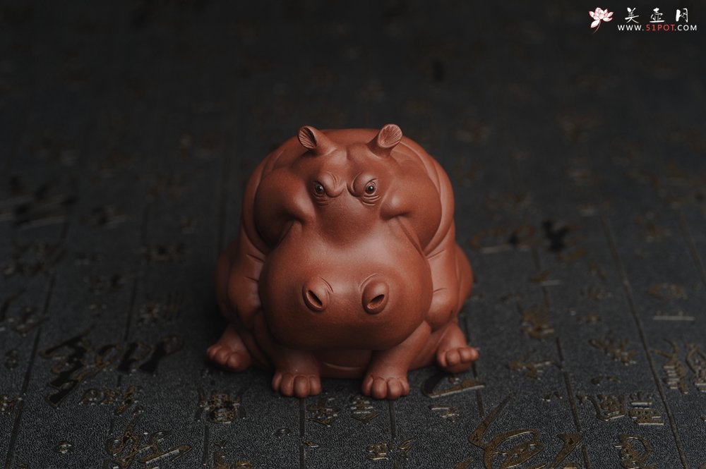 紫砂壶图片：美宠特惠 精品优质紫泥财大气粗 河马 紫砂茶宠摆件 长11cm宽8cm高8cm - 宜兴紫砂壶网