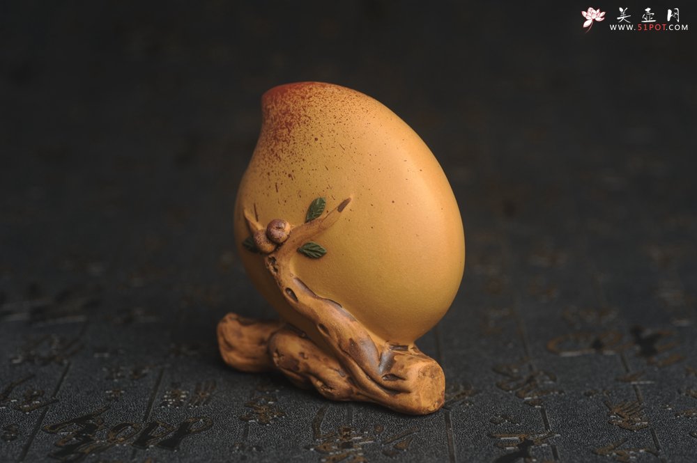 紫砂壶图片：美宠特惠 精致手工大号蟠桃 仙桃茶宠  宽7.5cm 高8.5cm左右 - 宜兴紫砂壶网