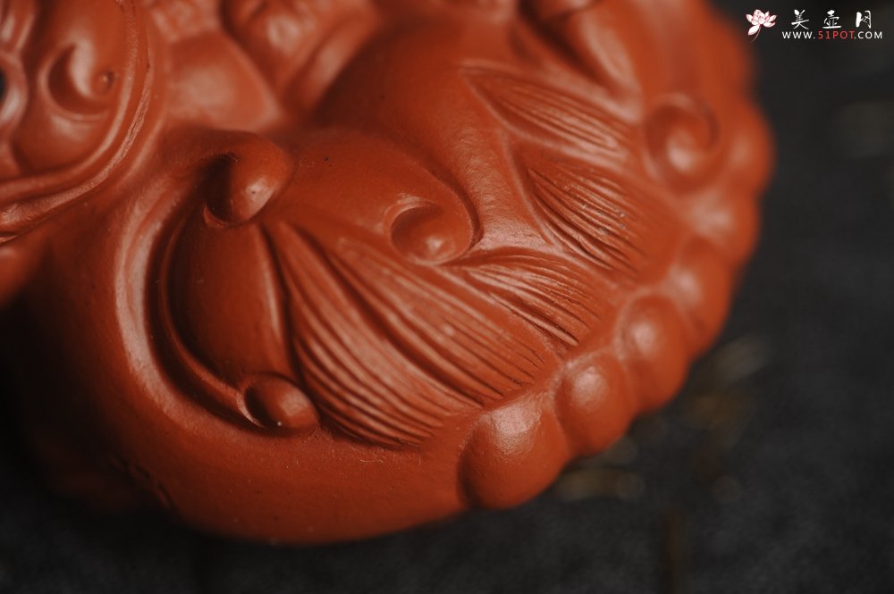 紫砂壶图片：美宠特惠 精致大红袍朱泥镇宅对狮子紫砂茶宠摆件 长6.5cm宽5.5cm高3.5cm - 宜兴紫砂壶网