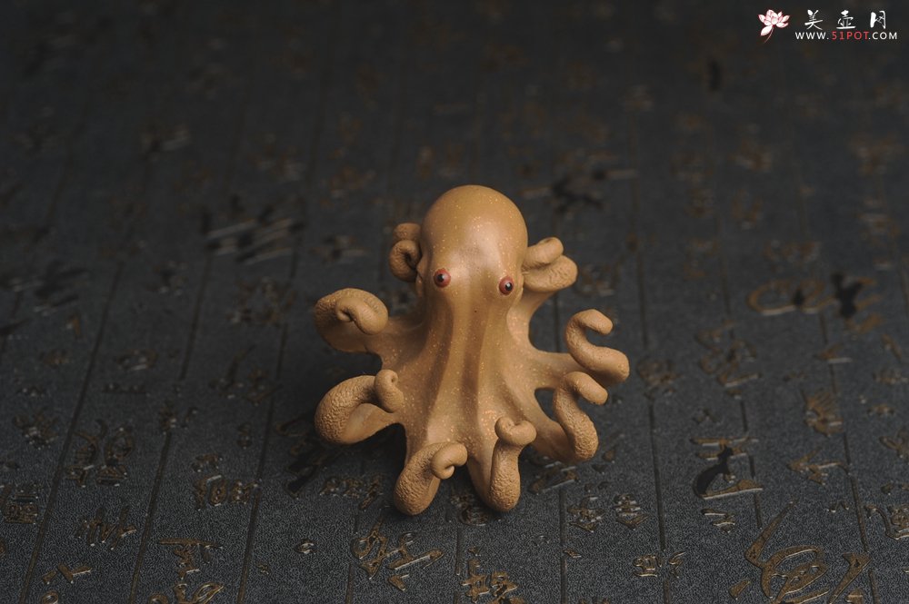 紫砂壶图片：美宠特惠 精致大号八爪鱼紫砂茶宠 直径8.5cm高5cm左右 寓意八方来财 - 宜兴紫砂壶网