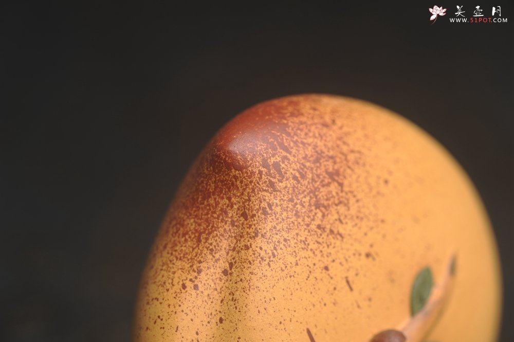 紫砂壶图片：美宠特惠 精致手工大号蟠桃 仙桃茶宠  宽7.5cm 高8.5cm左右 - 宜兴紫砂壶网