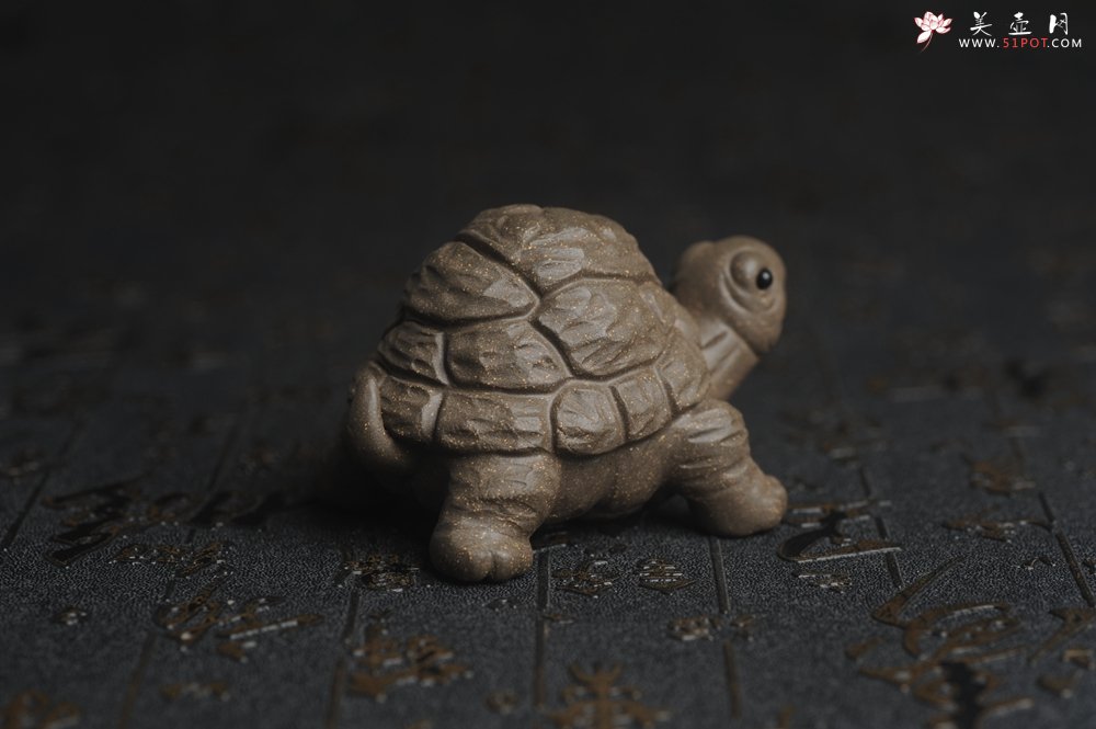 紫砂壶图片：美宠特惠精致青段石敢当 镇宅龟茶宠摆件长8cm宽6cm高4.5cm - 宜兴紫砂壶网