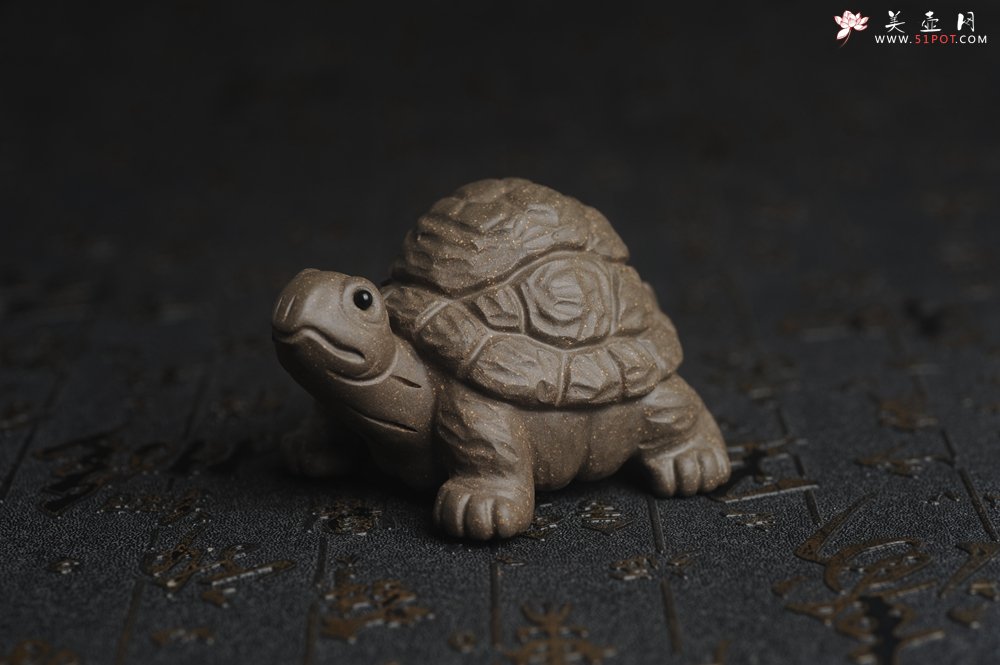紫砂壶图片：美宠特惠精致青段石敢当 镇宅龟茶宠摆件长8cm宽6cm高4.5cm - 宜兴紫砂壶网