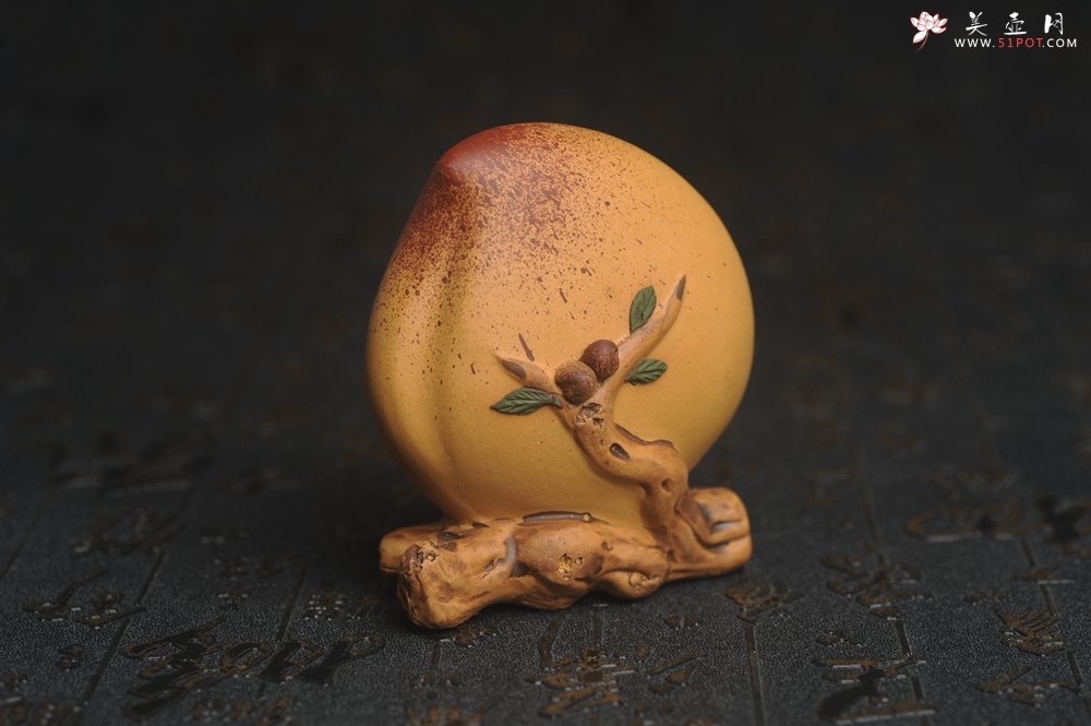 紫砂壶图片：美宠特惠 精致手工大号蟠桃 仙桃茶宠  宽7.5cm 高8.5cm左右 - 宜兴紫砂壶网
