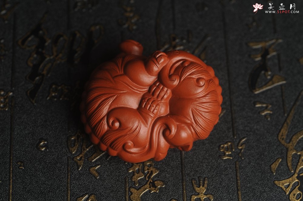 紫砂壶图片：美宠特惠 精致大红袍朱泥镇宅对狮子紫砂茶宠摆件 长6.5cm宽5.5cm高3.5cm - 宜兴紫砂壶网
