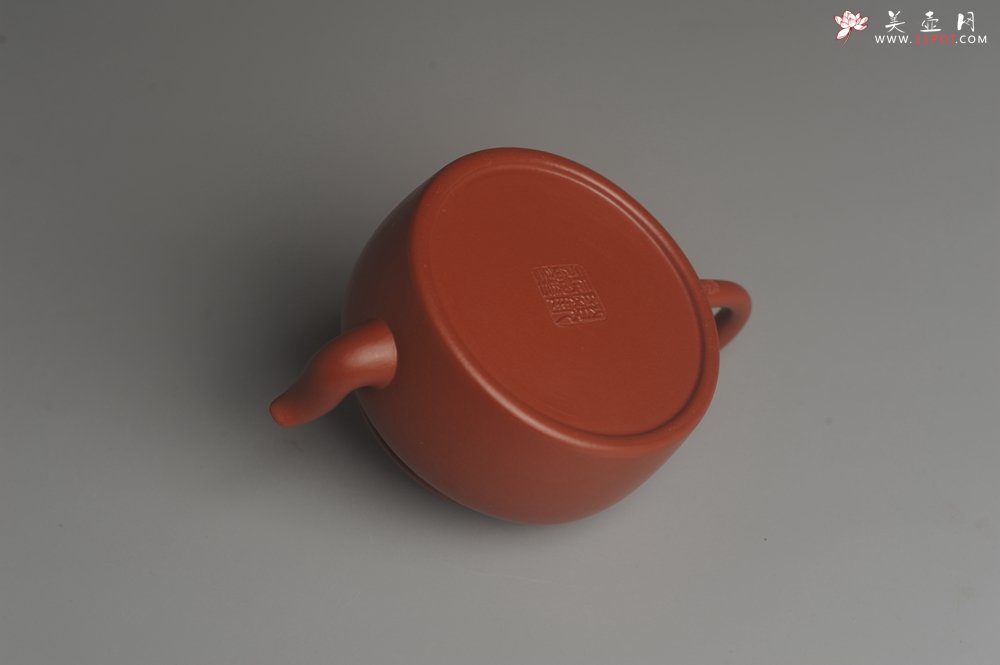 紫砂壶图片：小煤窑朱泥精工全手小旭帽壶 茶人醉爱 - 宜兴紫砂壶网