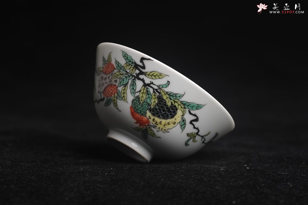 紫砂壶图片：玄辰器 精品古彩 石榴多子多福 笑口常开 主人杯压手杯二式 景德镇茶杯 茶人醉爱 - 宜兴紫砂壶网