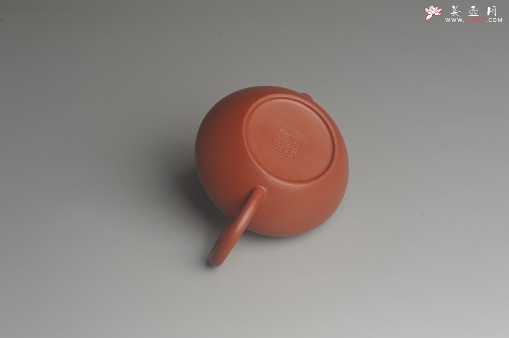 紫砂壶图片：美壶特惠 精致好朱泥梨形壶 茶人醉爱 - 宜兴紫砂壶网