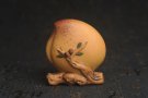 紫砂壶图片：美宠特惠 精致手工大号蟠桃 仙桃茶宠  宽7.5cm 高8.5cm左右 - 宜兴紫砂壶网