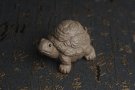 紫砂壶图片：美宠特惠精致青段石敢当 镇宅龟茶宠摆件长8cm宽6cm高4.5cm - 宜兴紫砂壶网