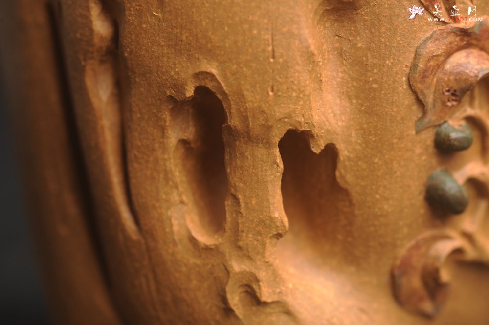 紫砂壶图片：美杯精品特惠 实力演绎全手工老黄段泥松鼠杯 松鼠灵动 贴叶生动 不失为一把好杯 - 宜兴紫砂壶网