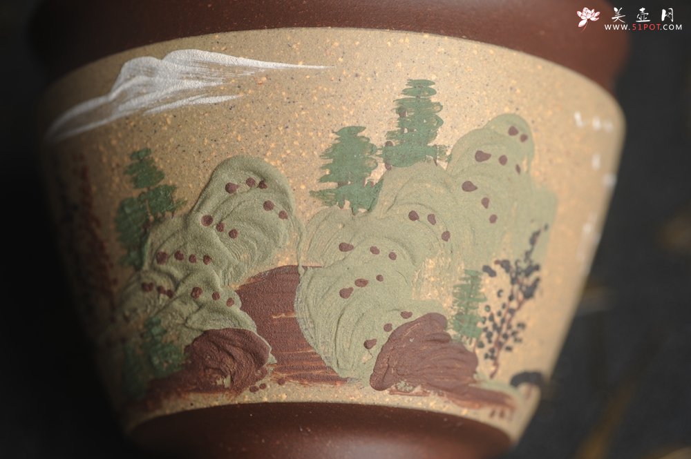 紫砂壶图片：美杯特惠 精致泥绘山水主人杯 茶人醉爱 - 宜兴紫砂壶网