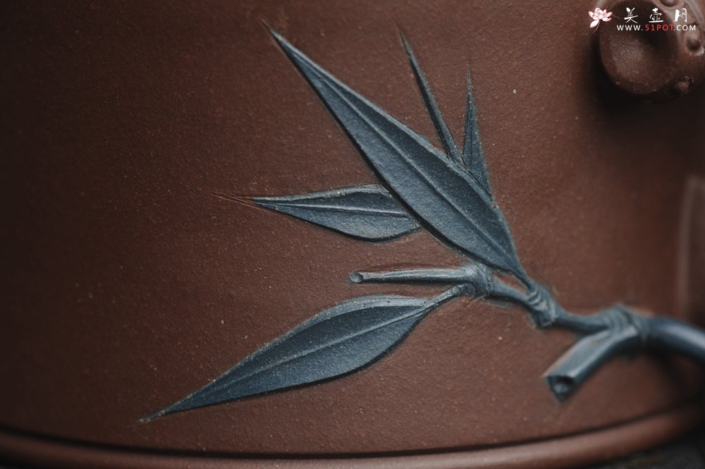 紫砂壶图片：美壶特惠 精工岁寒三友松竹梅竹段壶 嵌盖难度大 文气雅致 - 宜兴紫砂壶网