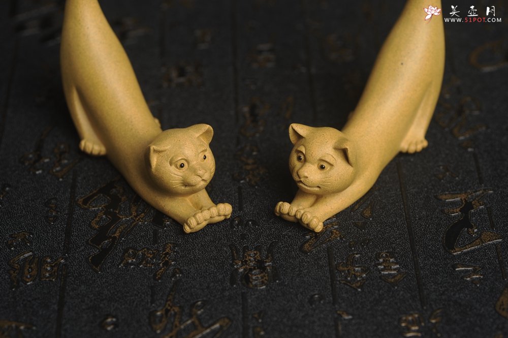 紫砂壶图片：美宠特惠 精品特好黄段龙猫茶宠摆件 笔架 长8cm宽2cm高7.5cm - 宜兴紫砂壶网