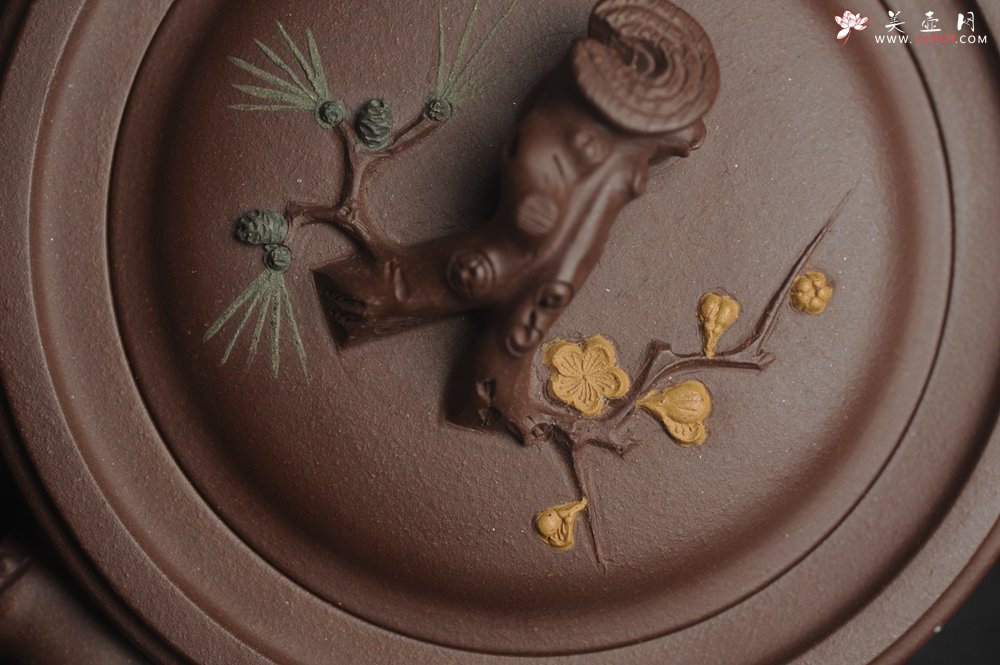 紫砂壶图片：美壶特惠 精工岁寒三友松竹梅竹段壶 嵌盖难度大 文气雅致 - 宜兴紫砂壶网