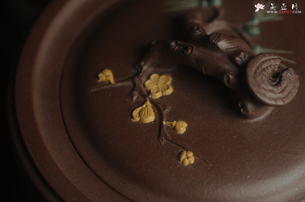 紫砂壶图片：美壶特惠 精工岁寒三友松竹梅竹段壶 嵌盖难度大 文气雅致 - 宜兴紫砂壶网