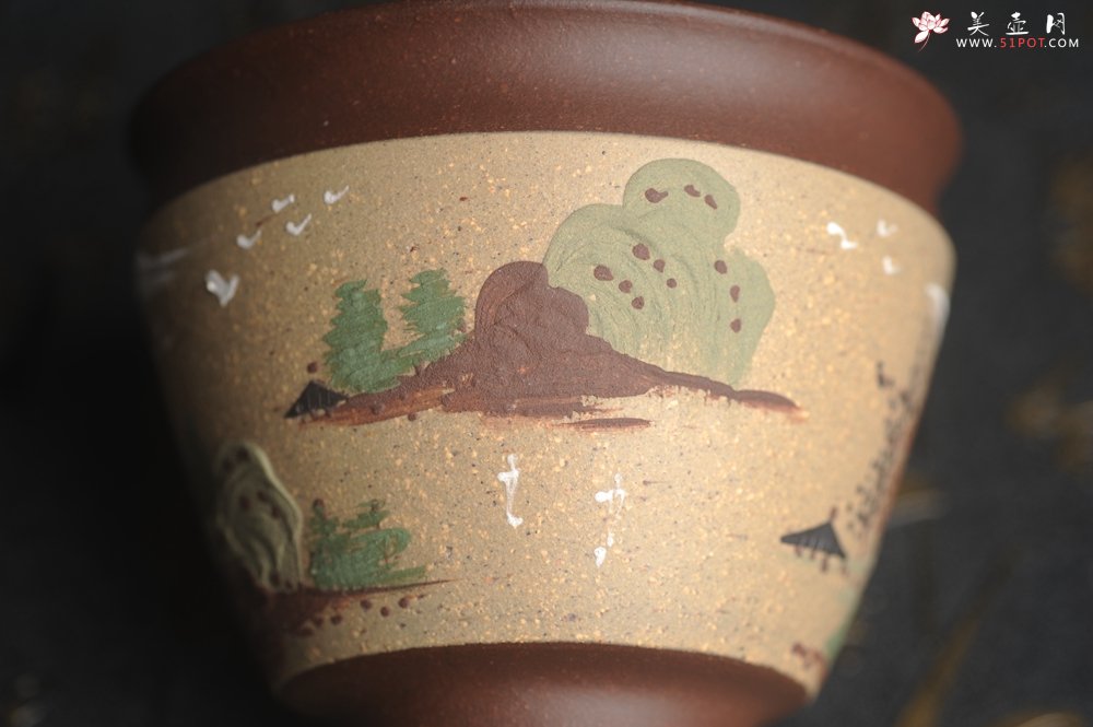 紫砂壶图片：美杯特惠 精致泥绘山水主人杯 茶人醉爱 - 宜兴紫砂壶网