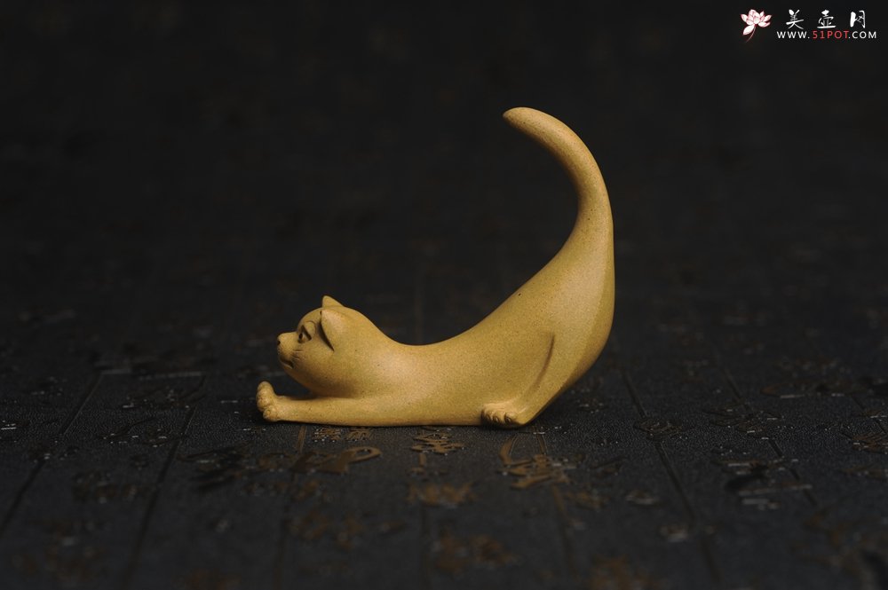 紫砂壶图片：美宠特惠 精品特好黄段龙猫茶宠摆件 笔架 长8cm宽2cm高7.5cm - 宜兴紫砂壶网