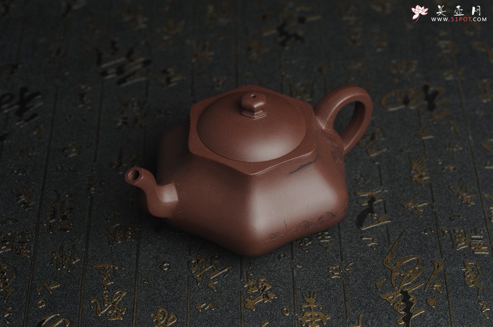 紫砂壶图片：美壶特惠 精致老紫泥六方福缘壶 茶人醉爱 - 宜兴紫砂壶网