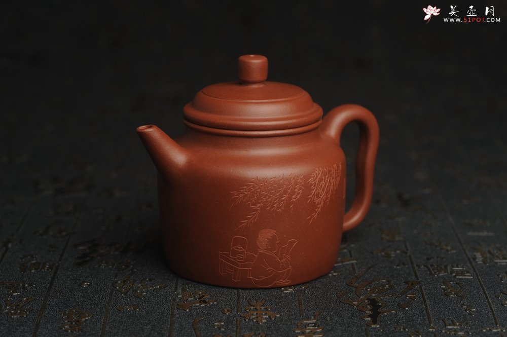 紫砂壶图片：美壶特惠  精致老清水泥高德中茶壶 装饰柳树下童子读书图 特文气 - 宜兴紫砂壶网