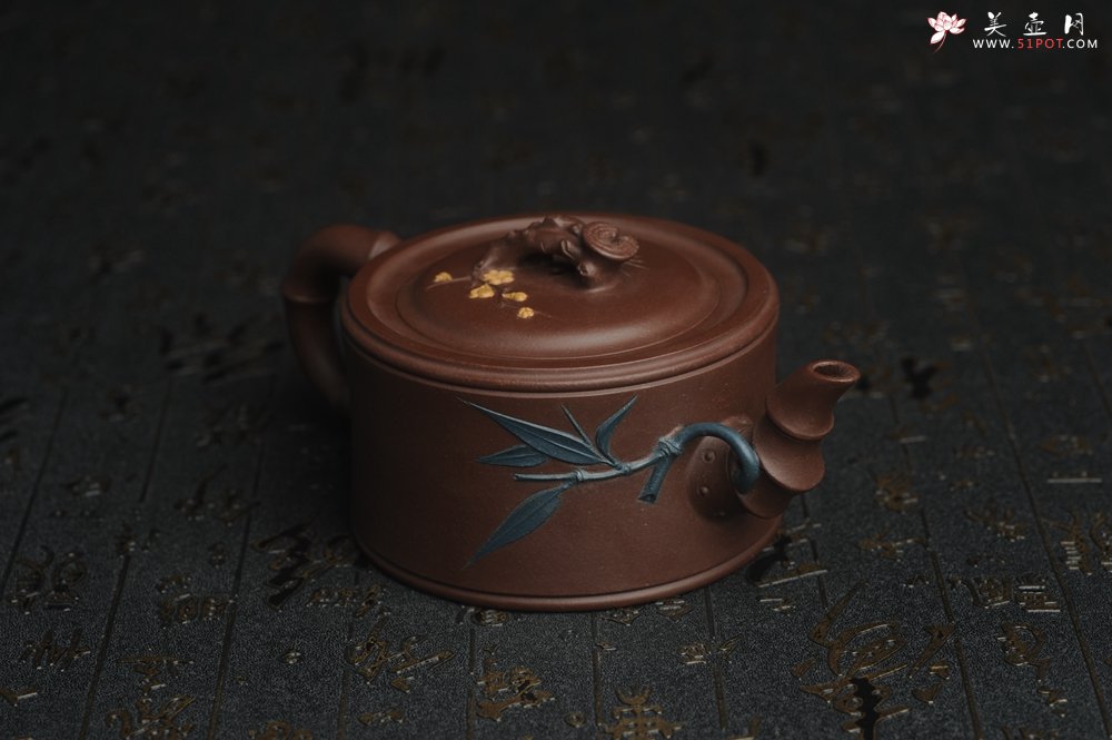 紫砂壶图片：美壶特惠 精工岁寒三友松竹梅竹段壶 嵌盖难度大 文气雅致 - 宜兴紫砂壶网