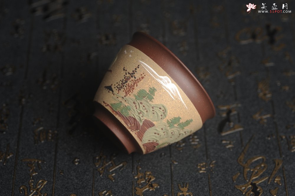 紫砂壶图片：美杯特惠 精致泥绘山水主人杯 茶人醉爱 - 宜兴紫砂壶网