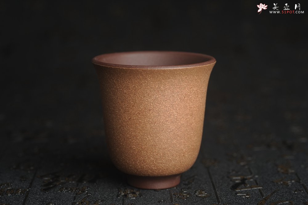 紫砂壶图片：美杯特惠 精致玉兰花文气主人杯 茶人醉爱 - 宜兴紫砂壶网