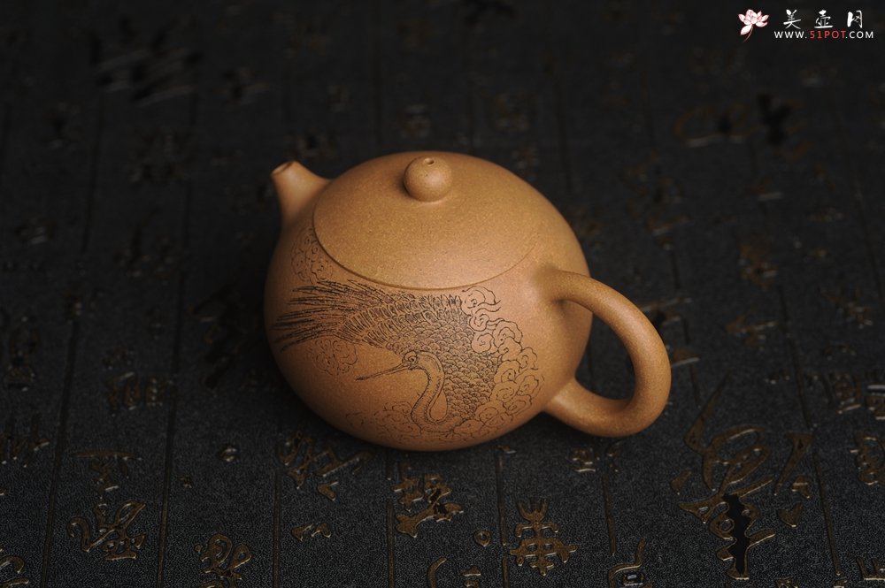 紫砂壶图片：油润老黄段泥(此泥料属于家藏老料！油润无比，识者自知！)全手工小品西施 装饰云鹤特文气 - 宜兴紫砂壶网