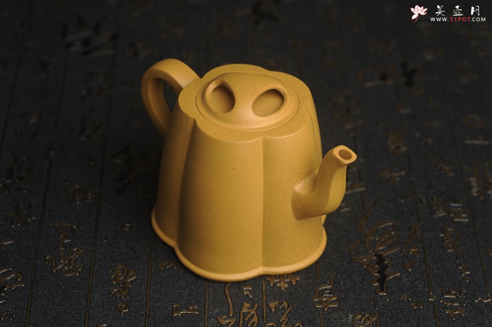 紫砂壶图片：美壶特惠 精致黄金段泥井泉壶 茶壶 茶人醉爱 - 宜兴紫砂壶网