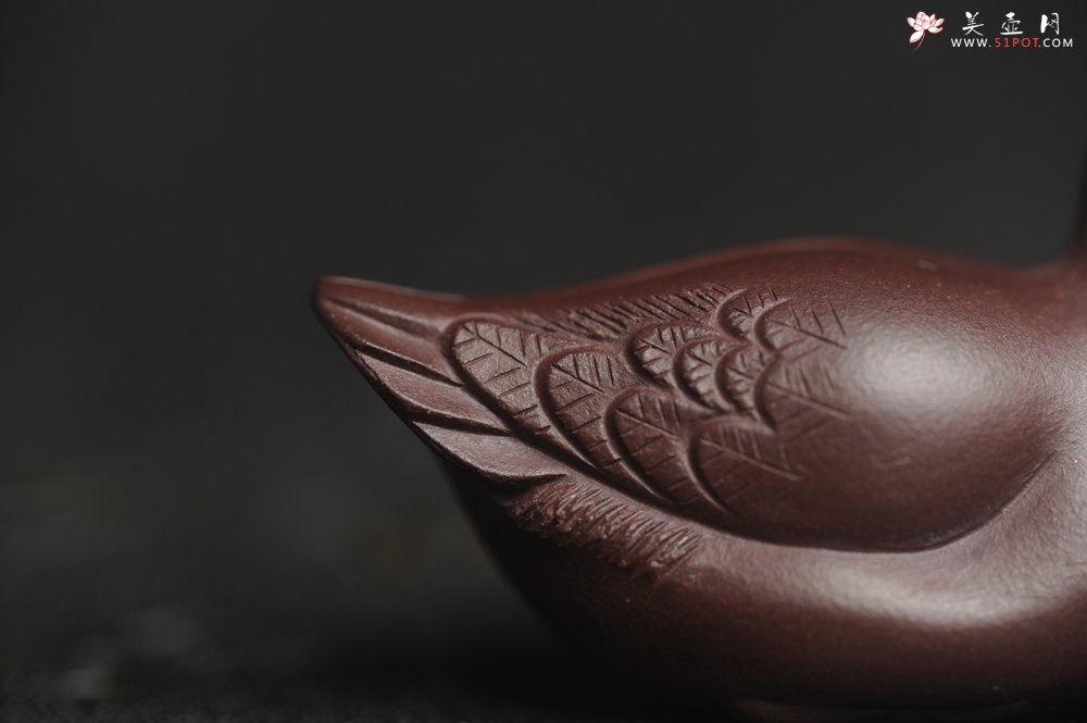 紫砂壶图片：美宠特惠 超精工特好紫泥呆萌小鸭茶宠摆件 长6宽2.5高3cm - 宜兴紫砂壶网