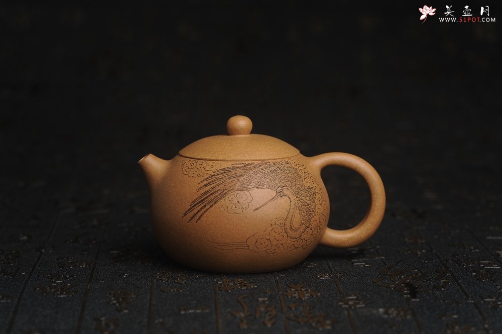 紫砂壶图片：油润老黄段泥(此泥料属于家藏老料！油润无比，识者自知！)全手工小品西施 装饰云鹤特文气 - 宜兴紫砂壶网