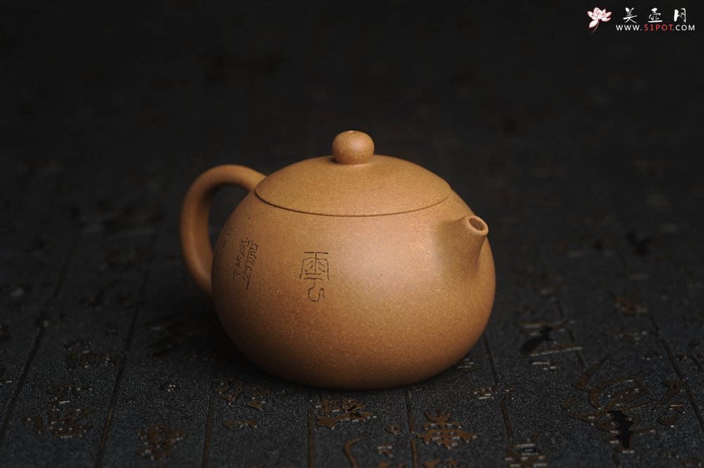 紫砂壶图片：油润老黄段泥(此泥料属于家藏老料！油润无比，识者自知！)全手工小品西施 装饰云鹤特文气 - 宜兴紫砂壶网