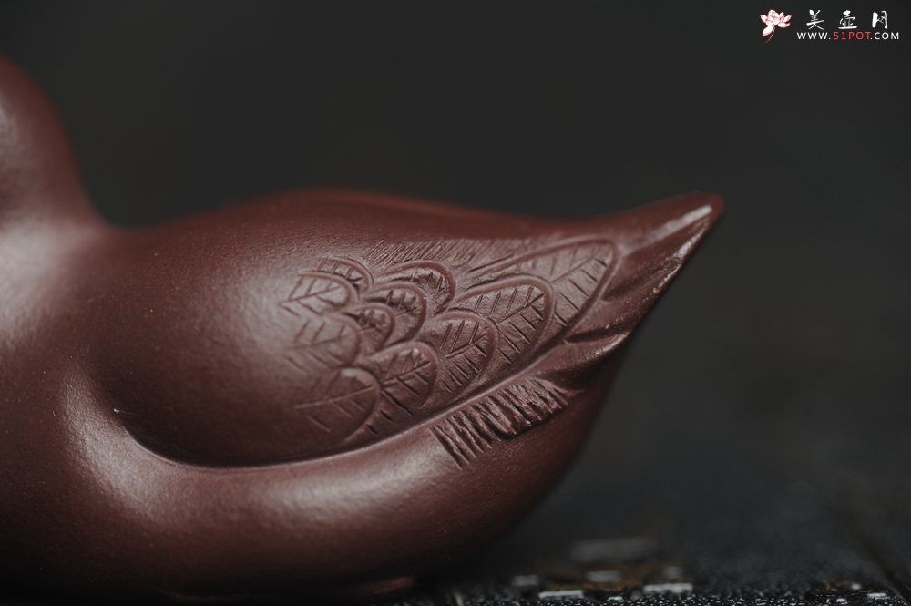 紫砂壶图片：美宠特惠 超精工特好紫泥呆萌小鸭茶宠摆件 长6宽2.5高3cm - 宜兴紫砂壶网