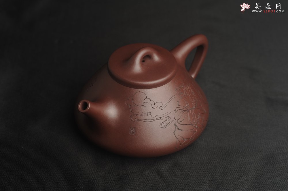 紫砂壶图片：美壶年底特惠 精品老紫泥子冶石瓢 装饰云游图 特文气 做工不输2000元同类作品 - 宜兴紫砂壶网