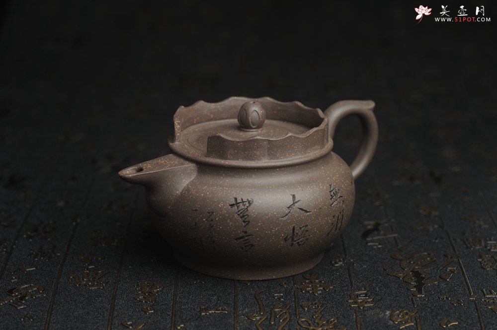 紫砂壶图片：美壶特惠 优质青灰段泥精致僧帽壶 茶人醉爱 - 宜兴紫砂壶网