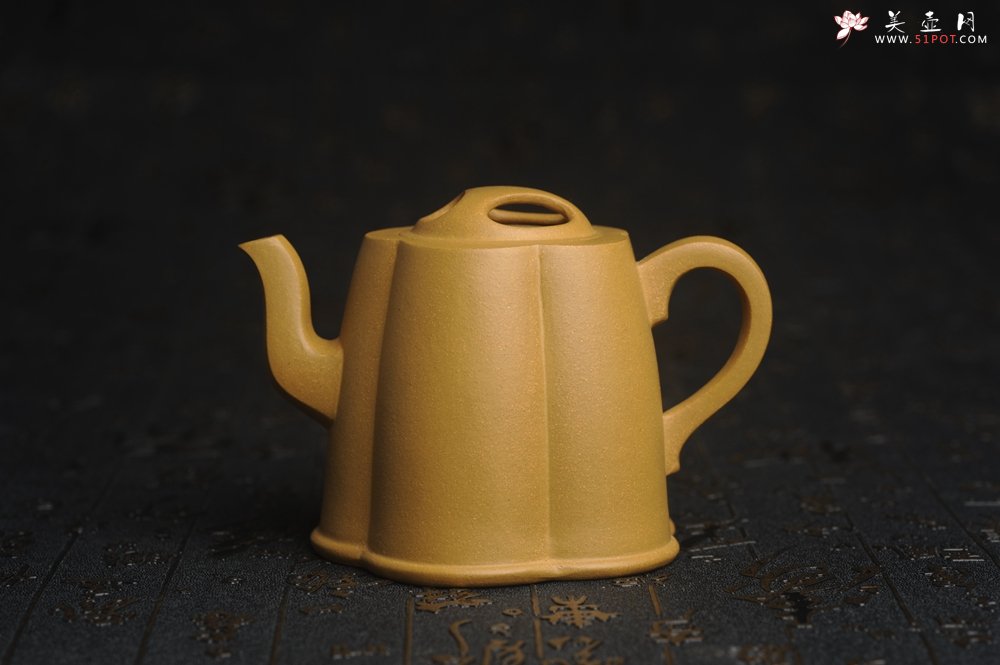 紫砂壶图片：美壶特惠 精致黄金段泥井泉壶 茶壶 茶人醉爱 - 宜兴紫砂壶网
