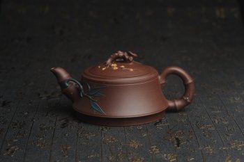 紫砂壶图片：美壶特惠 沈老师年末精工岁寒三友松竹梅 嵌盖难度大 文气雅致 - 宜兴紫砂壶网