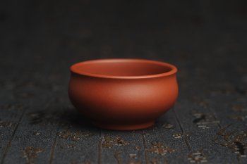 紫砂壶图片：美杯特惠 精致清水泥厚实品茗杯 茶人醉爱 - 宜兴紫砂壶网